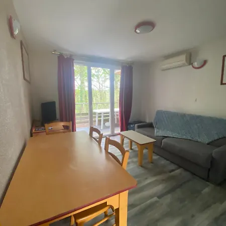 Renove 1 Pour 4 Personnes A Holiday park *